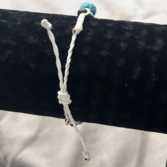 NEW Blue & Black Beaded Macrame Handmade Adjustable Beaded Bracelet - Picture 3 of 6